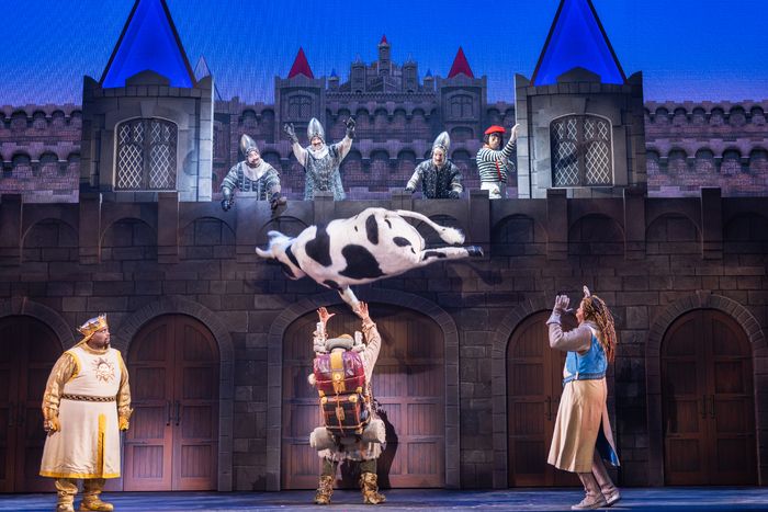 Photos/Video: New Look At SPAMALOT National Tour — photo 11 of 19