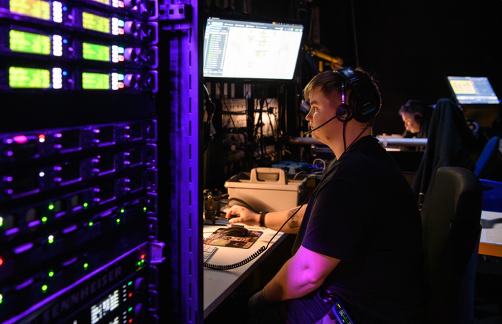 Photos: Backstage at The Royal Shakespeare Company's THE BFG — photo 7 of 27