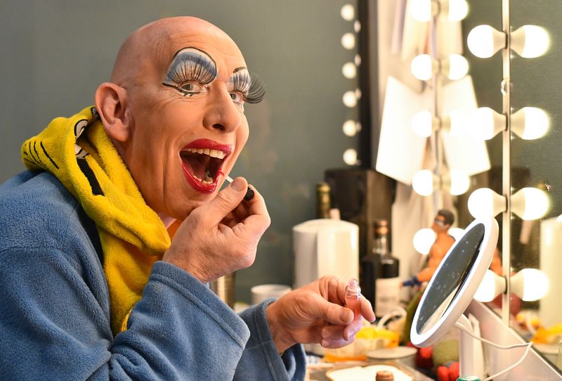 Photos: Behind the Scenes of ROBIN HOOD at Birmingham Hippodrome — photo 10 of 30