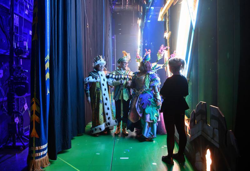 Photos: Behind the Scenes of ROBIN HOOD at Birmingham Hippodrome — photo 14 of 30