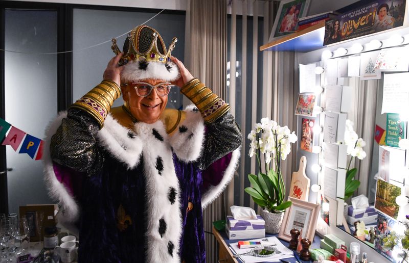 Photos: Behind the Scenes of ROBIN HOOD at Birmingham Hippodrome — photo 5 of 30