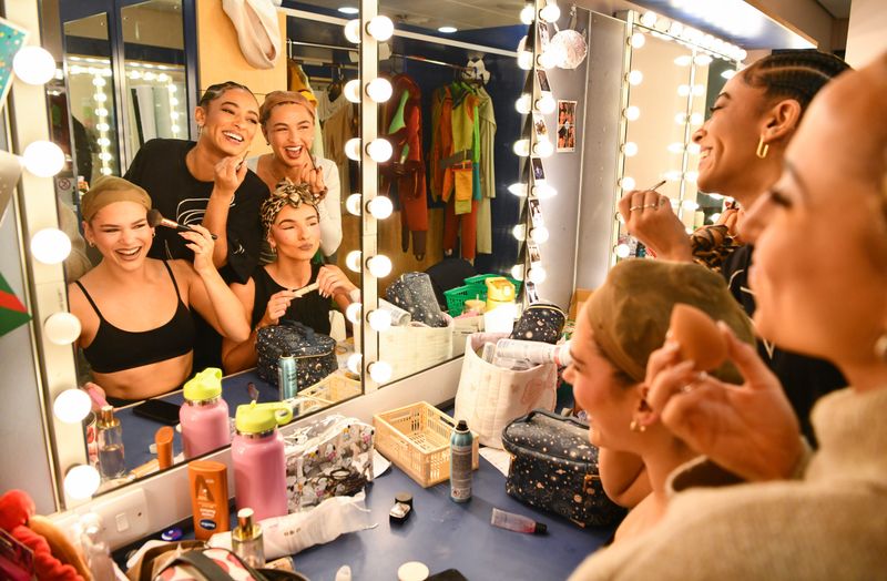 Photos: Behind the Scenes of ROBIN HOOD at Birmingham Hippodrome — photo 7 of 30