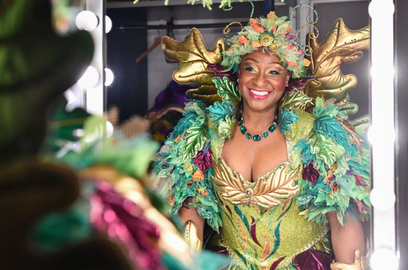 Photos: Behind the Scenes of ROBIN HOOD at Birmingham Hippodrome — photo 30 of 30
