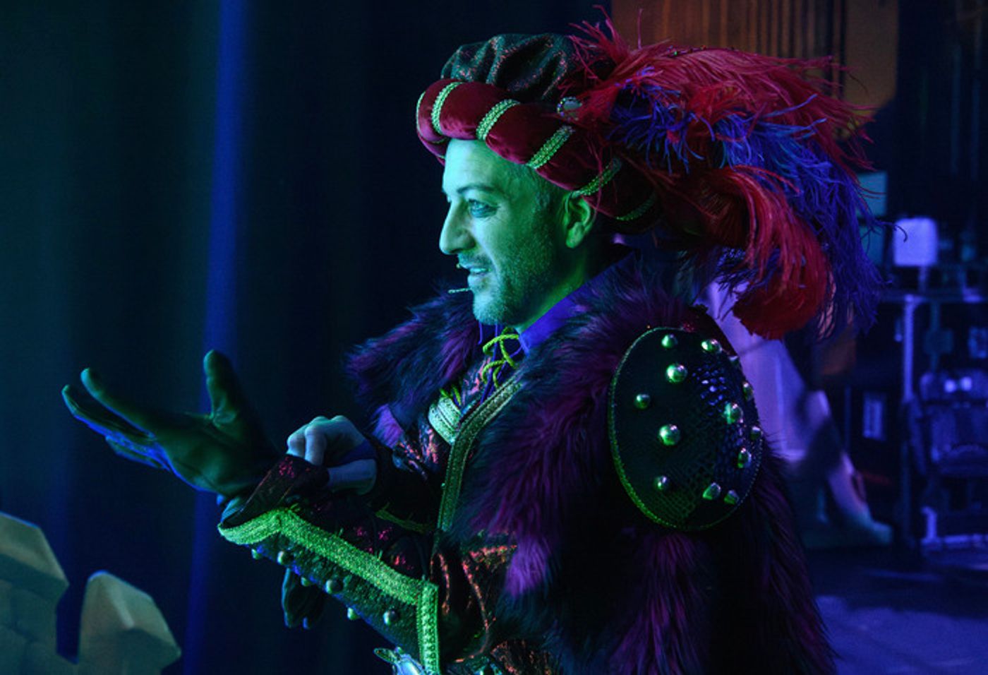 Photos: Behind the Scenes of ROBIN HOOD at Birmingham Hippodrome  Image