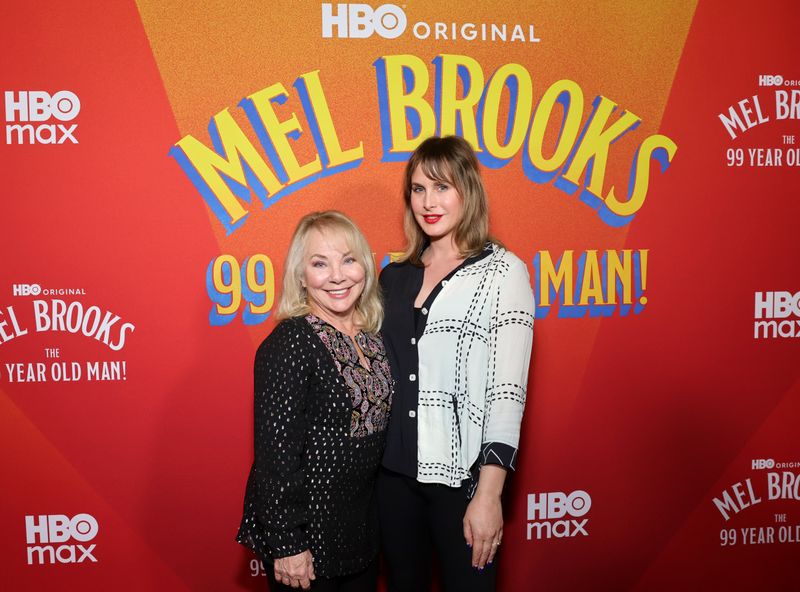 Photos: Mel Brooks, Josh Gad, & More Attend Premiere for MEL BROOKS: THE 99 YEAR OLD MAN! — photo 24 of 52