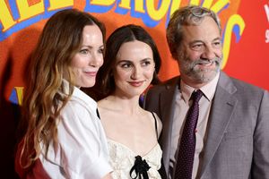 Leslie Mann, Maude Apatow and Judd Apatow @ BroadwayWorld Leslie Mann, Maude Apatow and Judd Apatow Photo