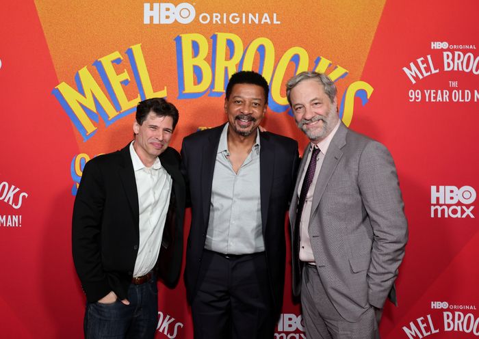 Photos: Mel Brooks, Josh Gad, & More Attend Premiere for MEL BROOKS: THE 99 YEAR OLD MAN! — photo 4 of 52