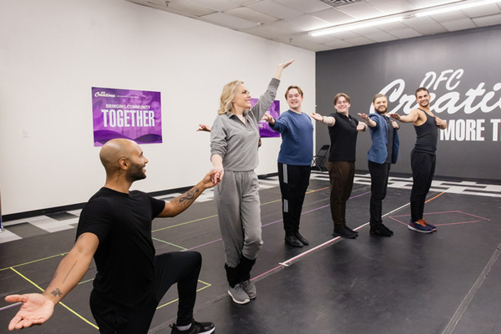 Photos: Elaine Hendrix in Rehearsal for HELLO, DOLLY in Rochester — photo 14 of 16
