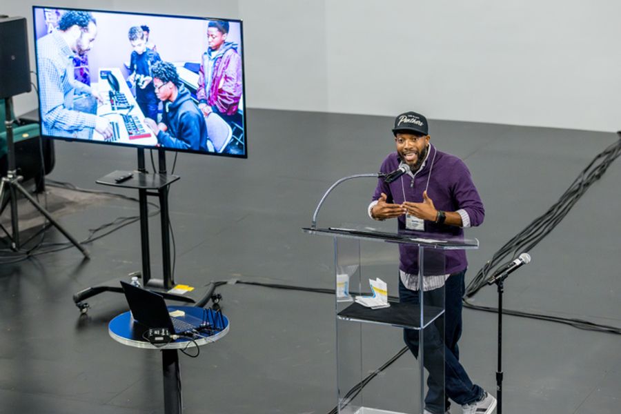 Photos: Lincoln Center Theater Hosts Convening for Teaching Artists Working With Multilingual Learners  Image