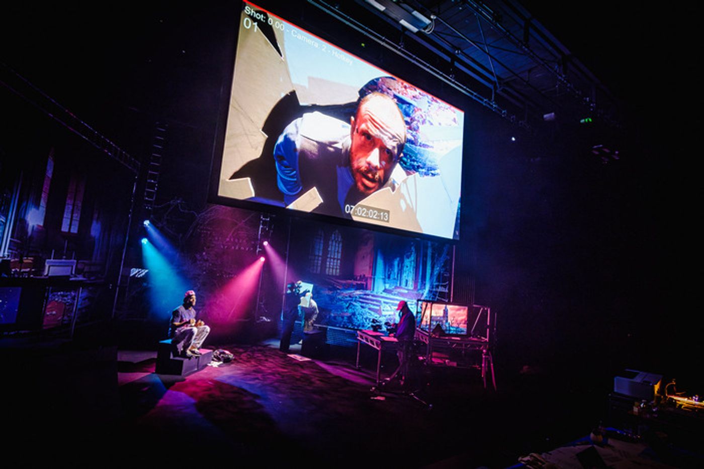 Photos: In Rehearsal for WAR OF THE WORLDS From imitating the dog Photos: In Rehearsal for WAR OF THE WORLDS From imitating the dog Image