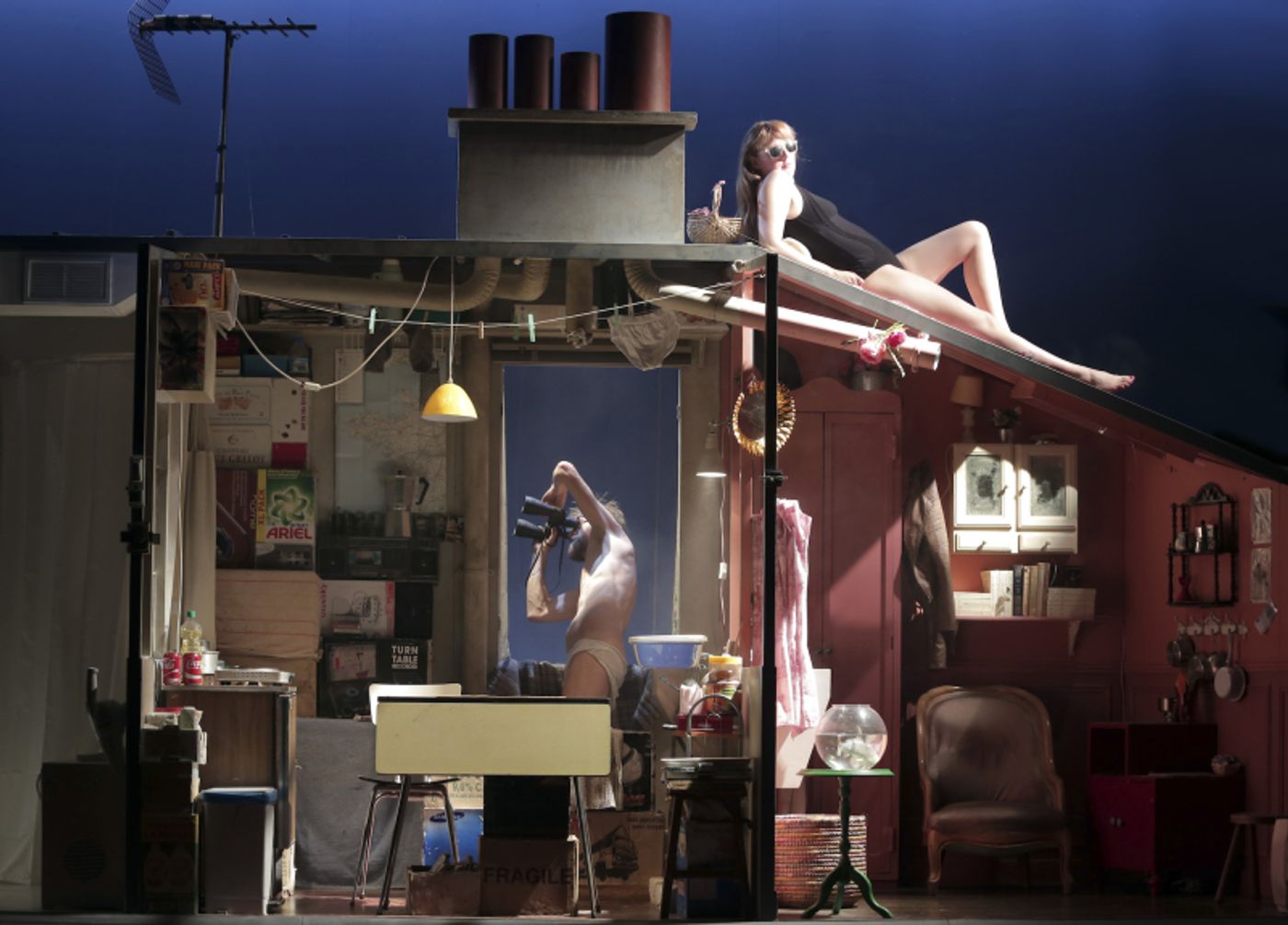 Review: BIGRE / “FISH BOWL” COMPAGNIE LE FILS DU GRAND RÉSEAU, Peacock Theatre  Image