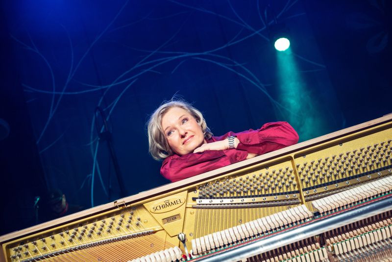 Review: BJØRNOV TAR DET PIANO at Chat Noir Image