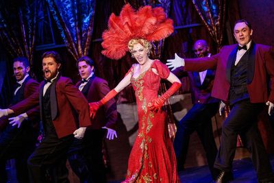 Elaine Hendrix and the Cast of Hello, Dolly! Photo
