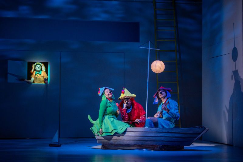 Review: GO, DOG. GO! • VE PERRO ¡VE! at Children's Theatre Company Image