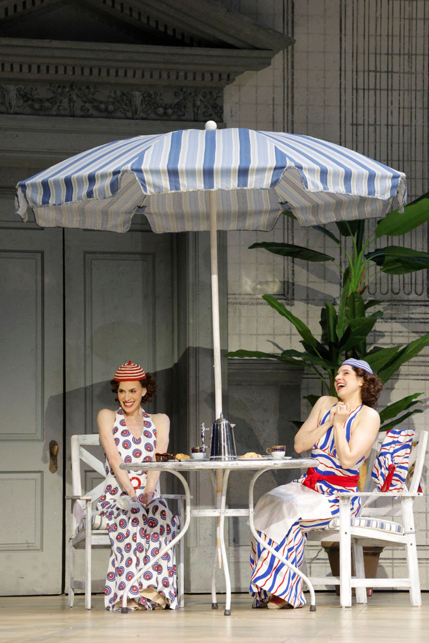 COSÌ FAN TUTTE to Open Sunday at Chicago's Lyric Opera COSÌ FAN TUTTE to Open Sunday at Chicago's Lyric Opera Image