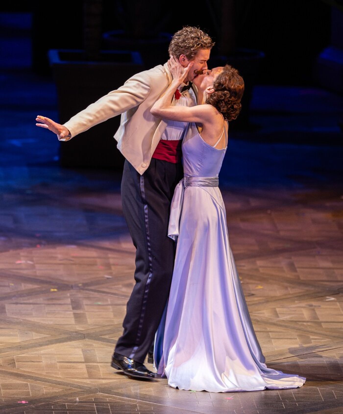 COSÌ FAN TUTTE to Open Sunday at Chicago's Lyric Opera COSÌ FAN TUTTE to Open Sunday at Chicago's Lyric Opera Image