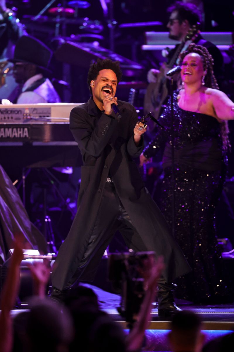 Photos: Inside the 2026 GRAMMYs with Sabrina Carpenter, Lady Gaga, & More — photo 21 of 65