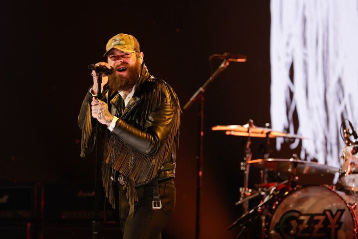Photos: Inside the 2026 GRAMMYs with Sabrina Carpenter, Lady Gaga, & More — photo 46 of 65