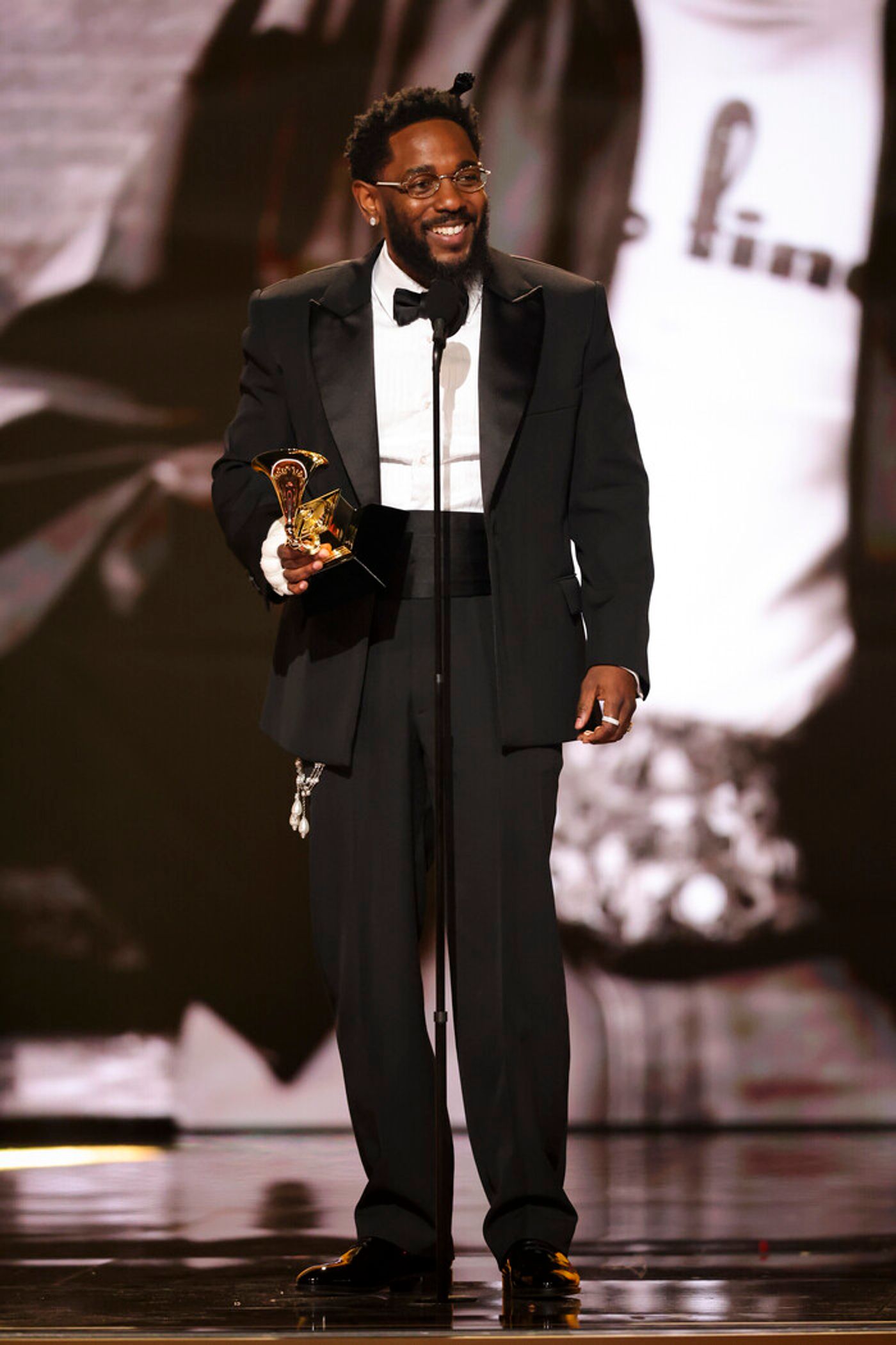 Photos: Inside the 2026 GRAMMYs with Sabrina Carpenter, Lady Gaga, & More  Image