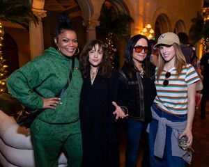YVETTE NICOLE BROWN, GIDEON ADLON, PAMELA ADLON, ANNA KENDRICK Photo