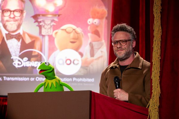 KERMIT THE FROG, SETH ROGEN (EXECUTIVE PRODUCER/GUEST STAR) Photo