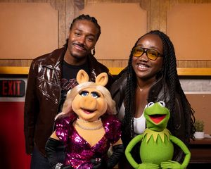 DEWAYNE PERKINS, MISS PIGGY, KERMIT THE FROG @ BroadwayWorld DEWAYNE PERKINS, MISS PIGGY, KERMIT THE FROG Photo