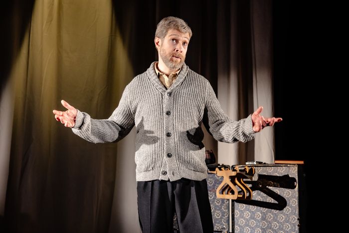 Photos: First Look At TWO HALVES OF GUINNESS Starring Zeb Soanes — photo 9 of 13