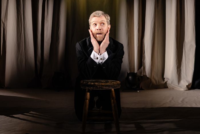 Photos: First Look At TWO HALVES OF GUINNESS Starring Zeb Soanes — photo 7 of 13