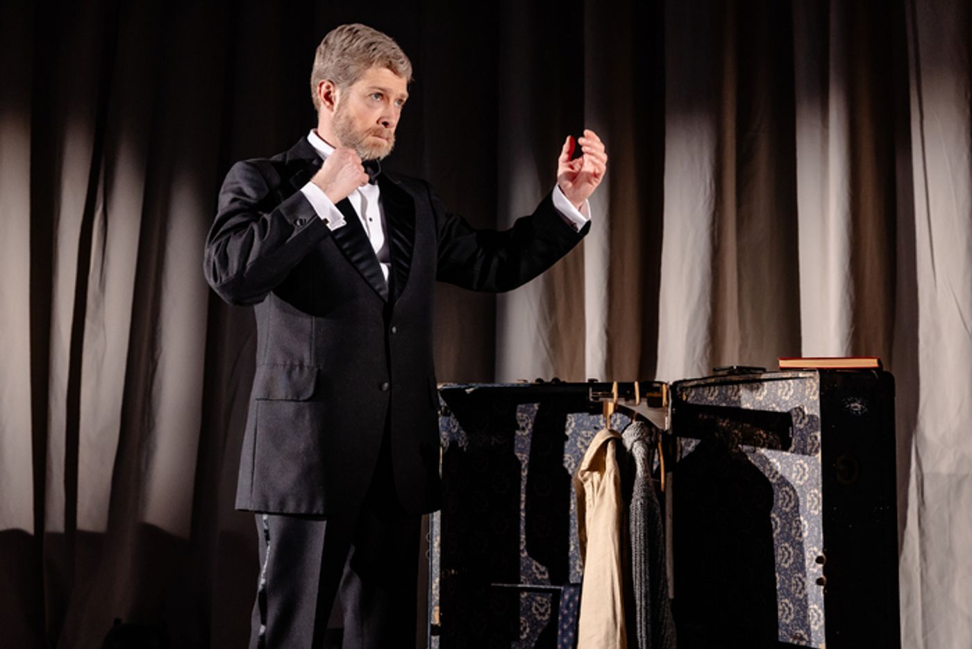 Photos: First Look At TWO HALVES OF GUINNESS Starring Zeb Soanes  Image