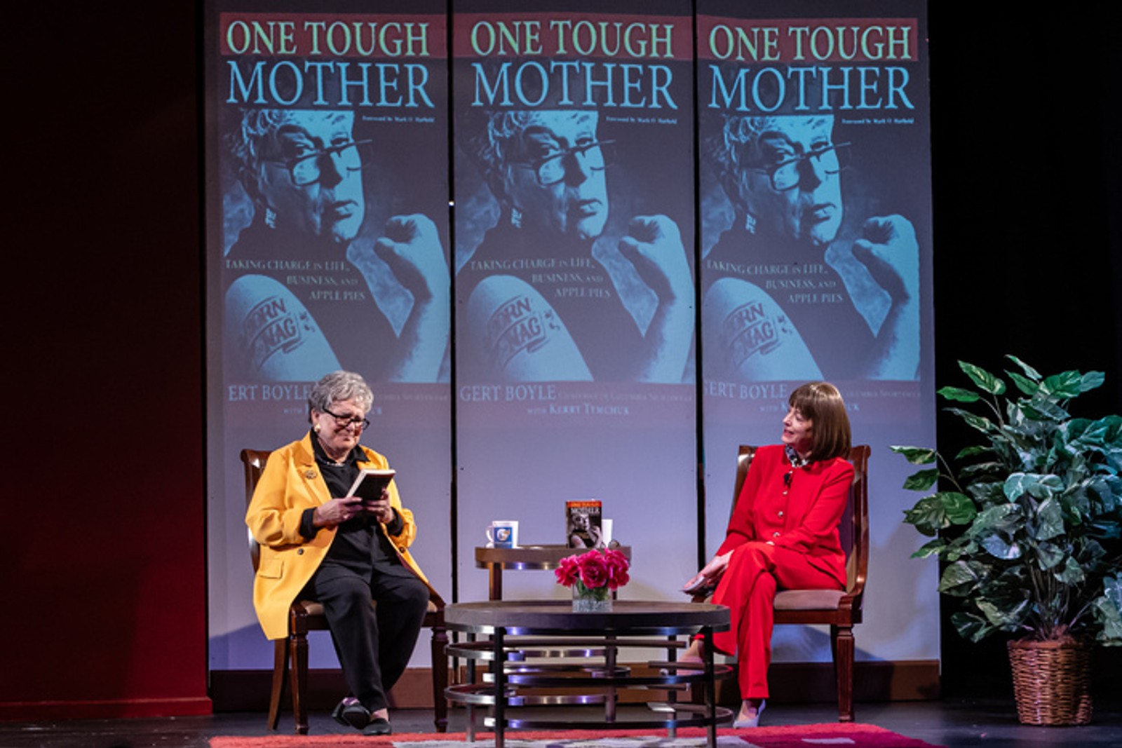 Photos: First Look at IT'S NOT ALL ABOUT ME at Portland's Triangle Productions — photo 4 of 4