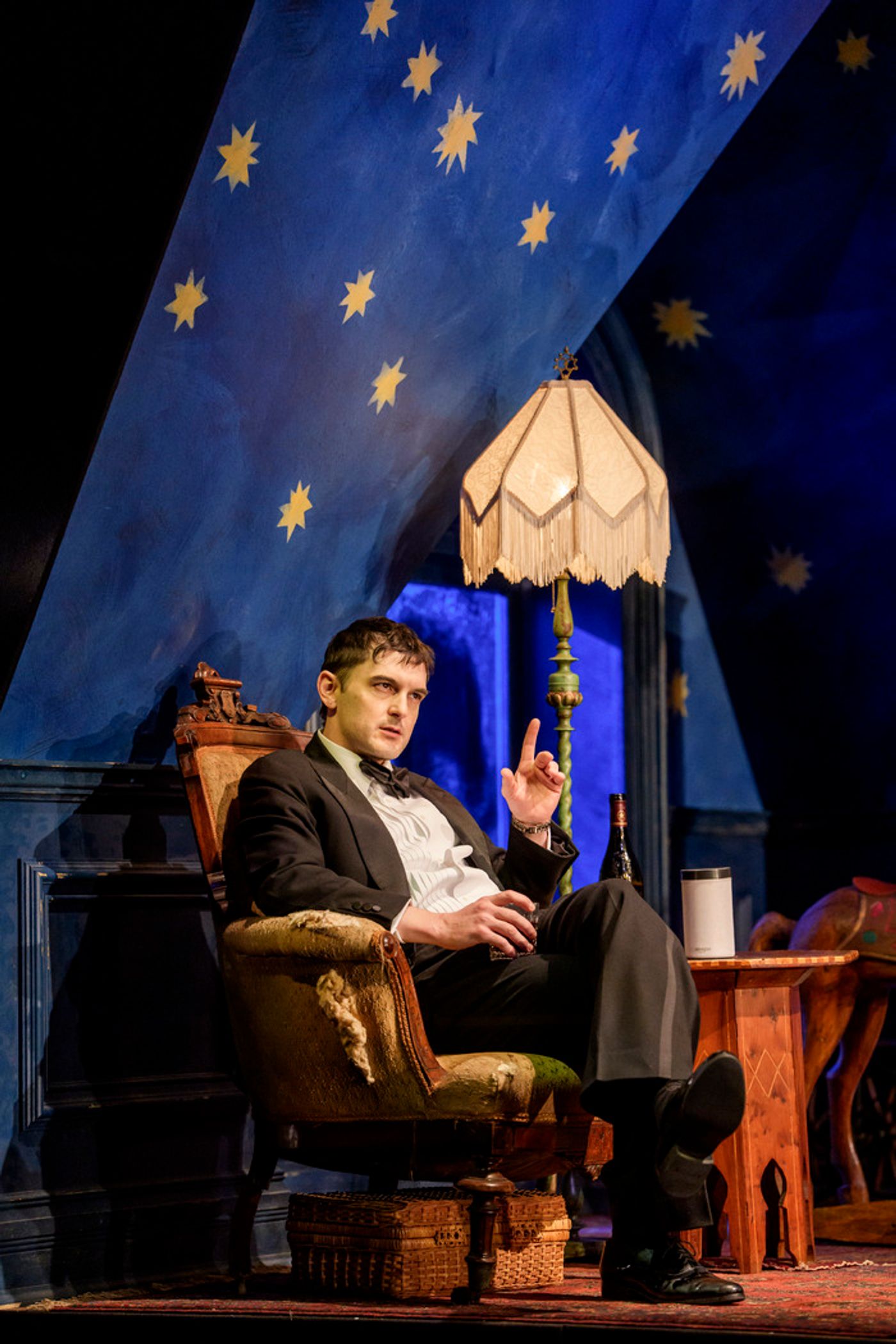 Photos: Wesley Taylor, Molly Griggs and More in HOLIDAY at Goodman Theatre  Image