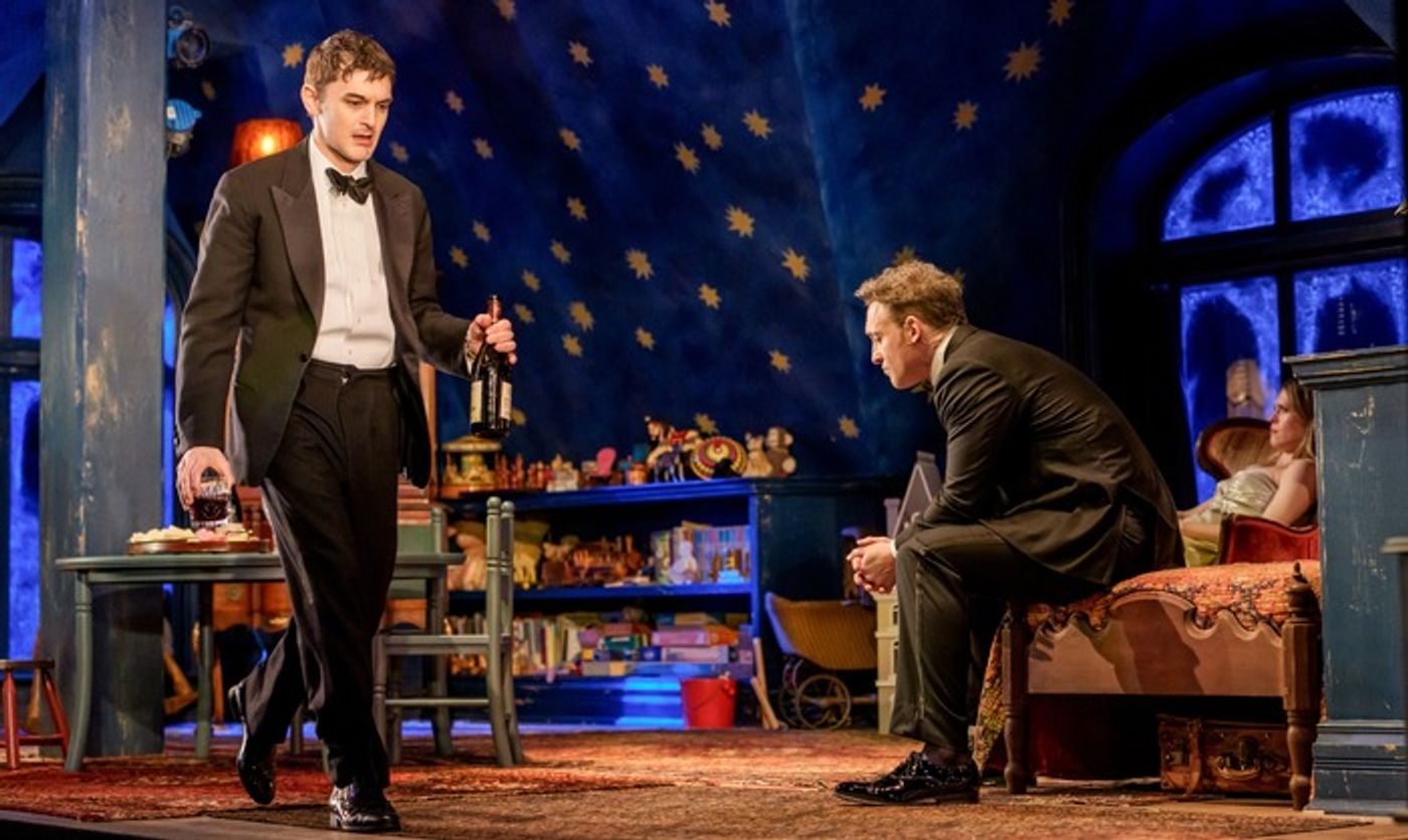 Photos: Wesley Taylor, Molly Griggs and More in HOLIDAY at Goodman Theatre  Image