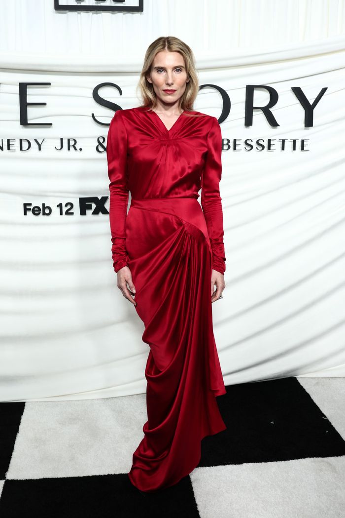 Photos: Sarah Pidgeon, Erich Bergen, & More at New York Premiere of FX's LOVE STORY — photo 37 of 49
