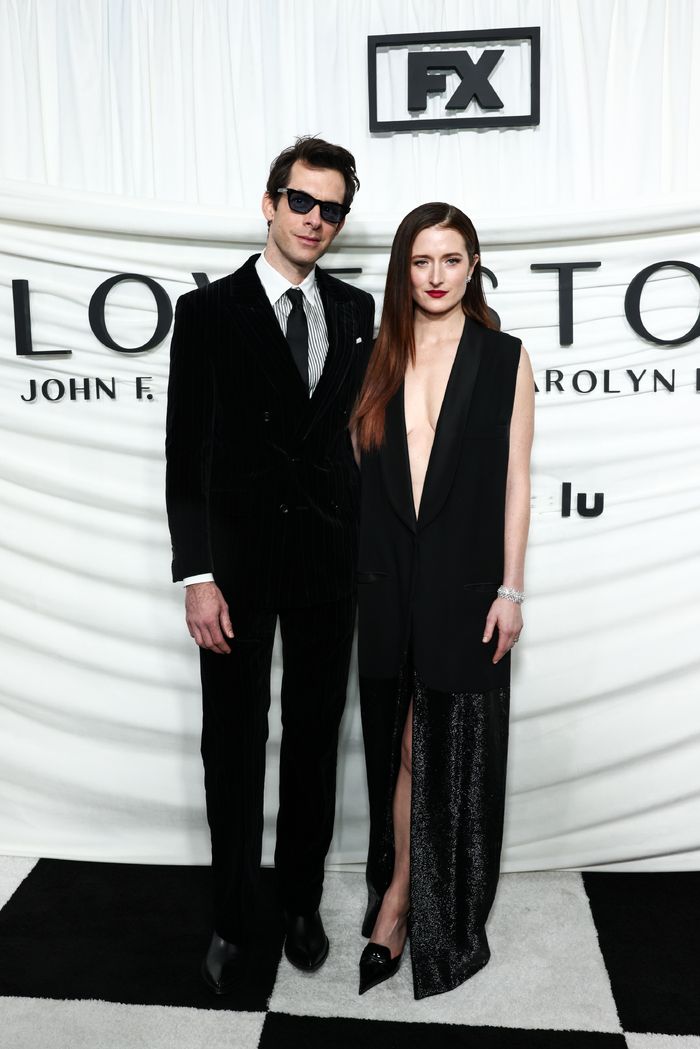Photos: Sarah Pidgeon, Erich Bergen, & More at New York Premiere of FX's LOVE STORY — photo 40 of 49