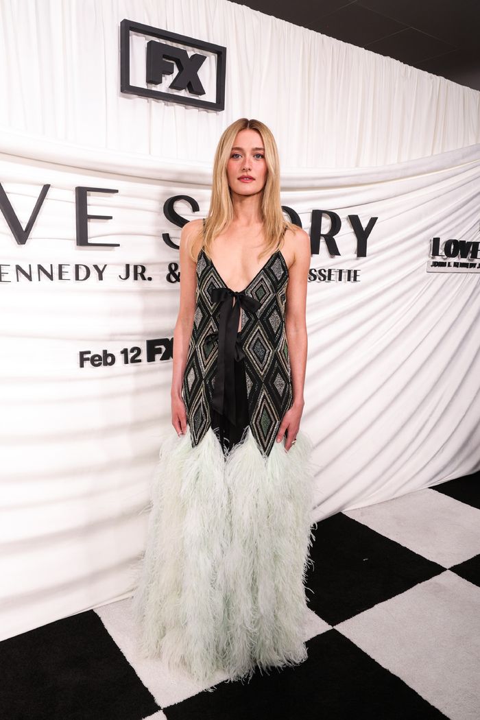 Photos: Sarah Pidgeon, Erich Bergen, & More at New York Premiere of FX's LOVE STORY — photo 5 of 49