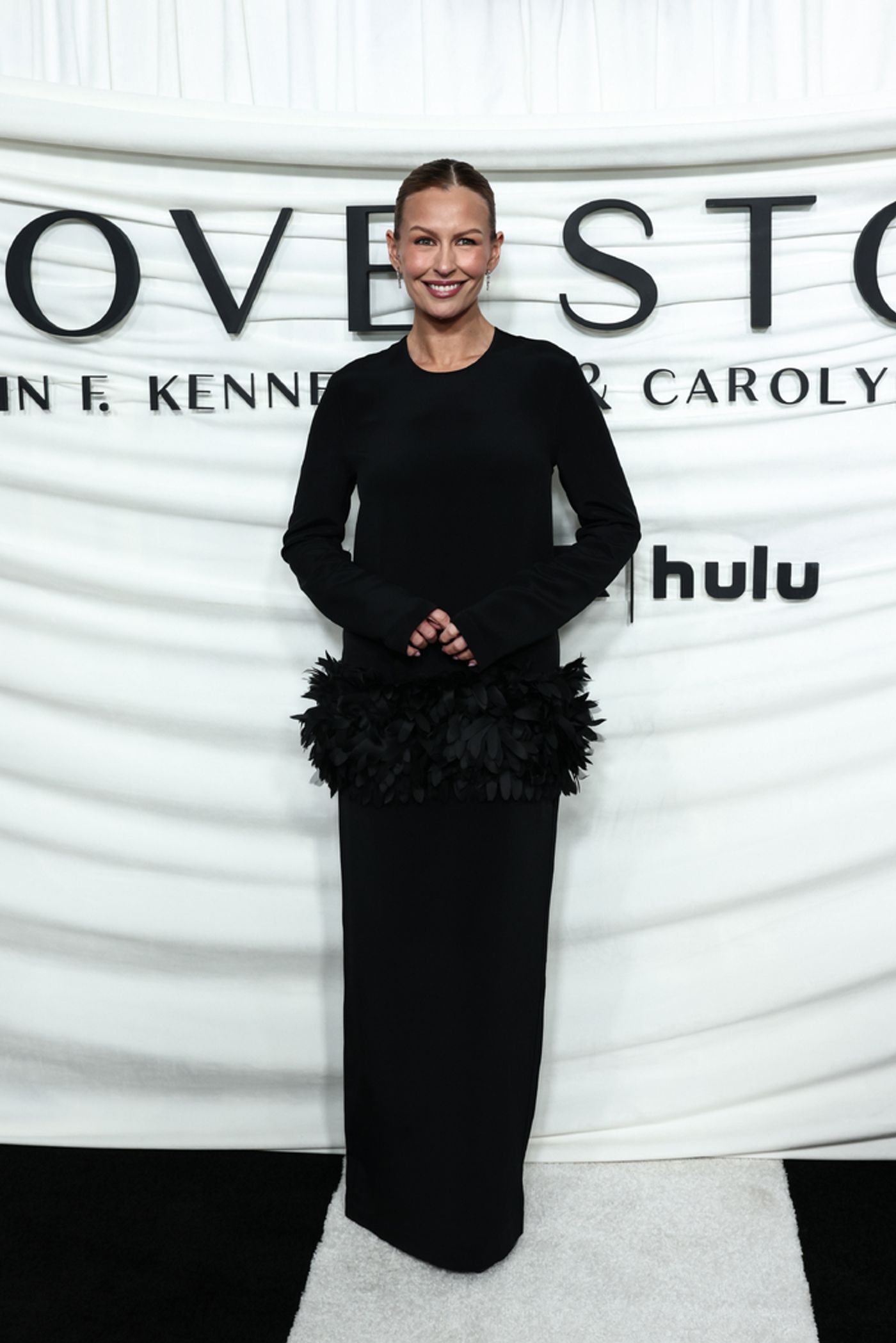 Photos: Sarah Pidgeon, Erich Bergen, & More at New York Premiere of FX's LOVE STORY  Image