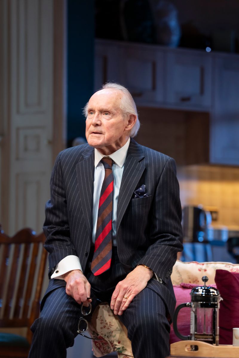 Photos: Griff Rhys Jones and Clive Francis in I'M SORRY, PRIME MINISTER — photo 5 of 14