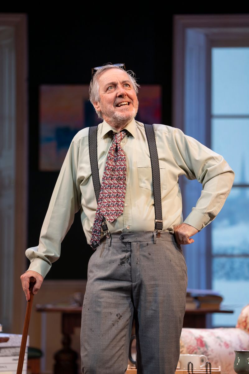 Photos: Griff Rhys Jones and Clive Francis in I'M SORRY, PRIME MINISTER — photo 7 of 14