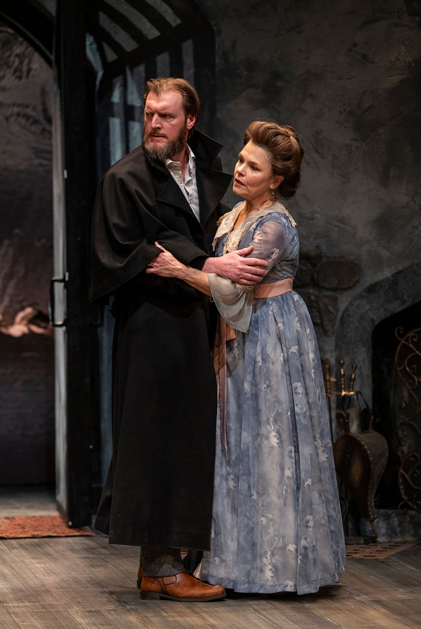 Photos: First Look at Steppenwolf Theatre's THE DANCE OF DEATH  Image