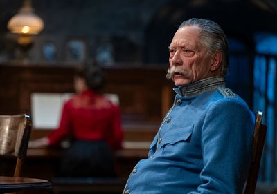 Kathryn Erbe and Jeff Perry Photo