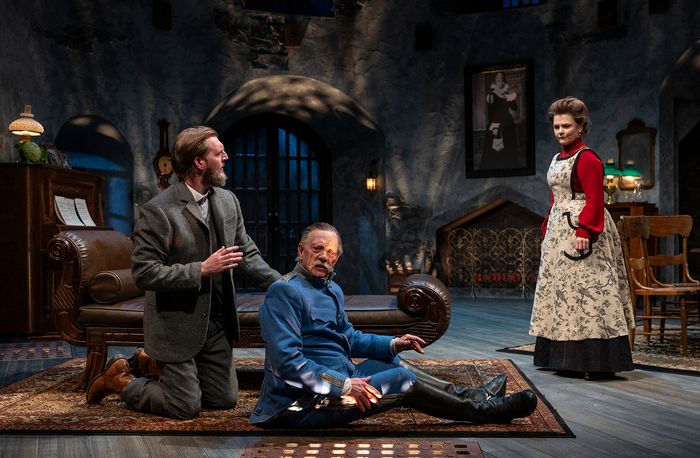Photos: First Look at Steppenwolf Theatre's THE DANCE OF DEATH — photo 1 of 20