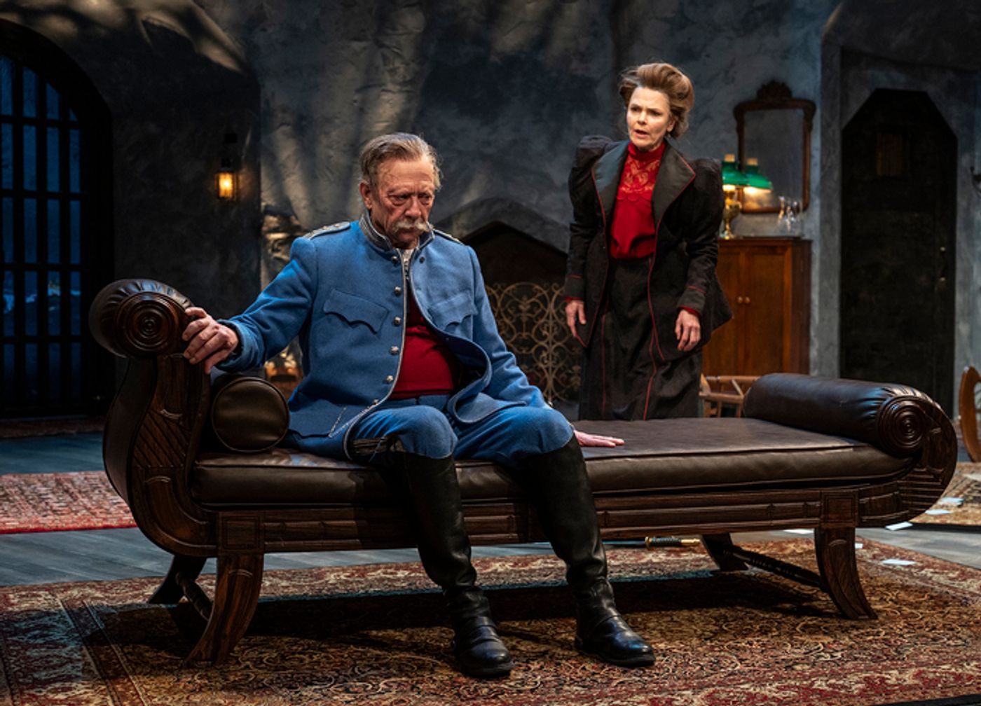 Photos: First Look at Steppenwolf Theatre's THE DANCE OF DEATH  Image