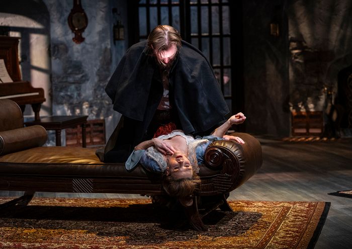 Photos: First Look at Steppenwolf Theatre's THE DANCE OF DEATH — photo 5 of 20