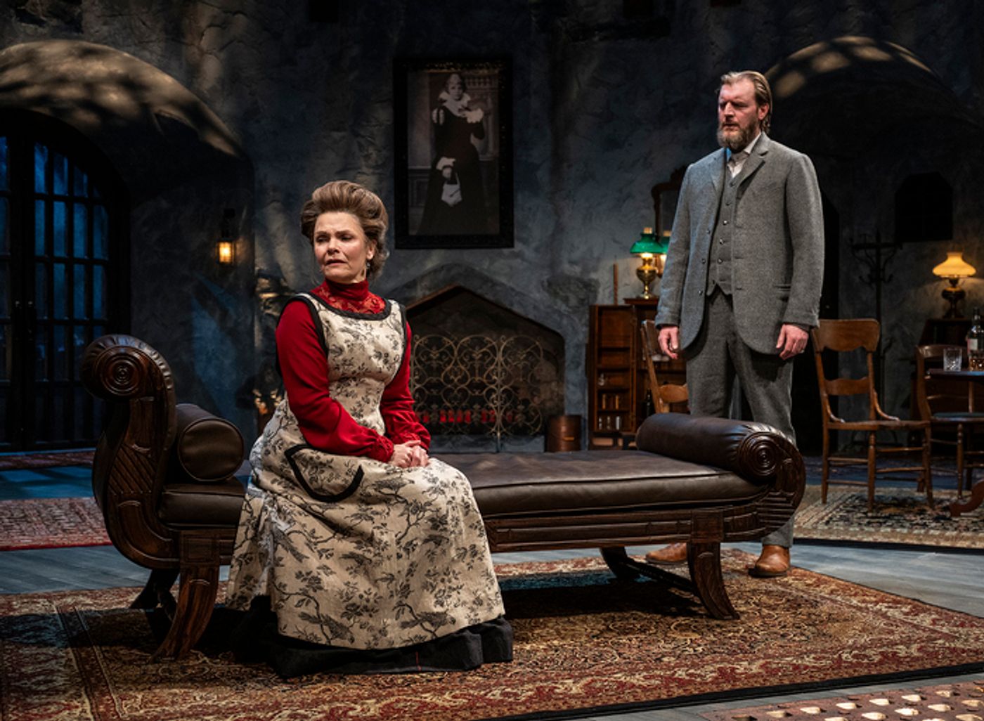 Photos: First Look at Steppenwolf Theatre's THE DANCE OF DEATH  Image
