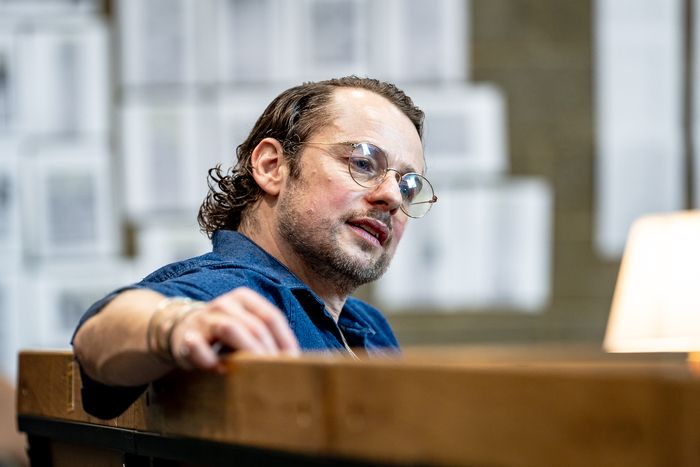 Photos: Arthur Miller's BROKEN GLASS In Rehearsal At the Young Vic — photo 11 of 12
