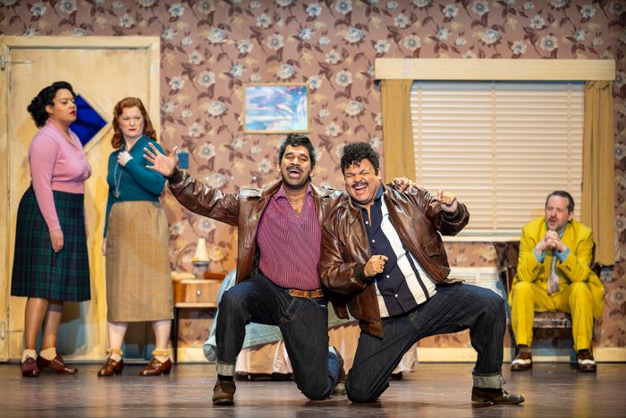 Photos: COSÌ FAN TUTTE Returns to the London Coliseum With New Cast — photo 9 of 16