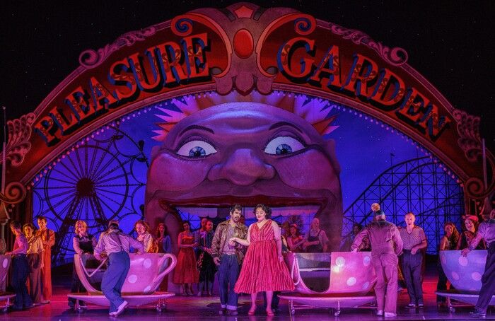 Photos: COSÌ FAN TUTTE Returns to the London Coliseum With New Cast — photo 7 of 16