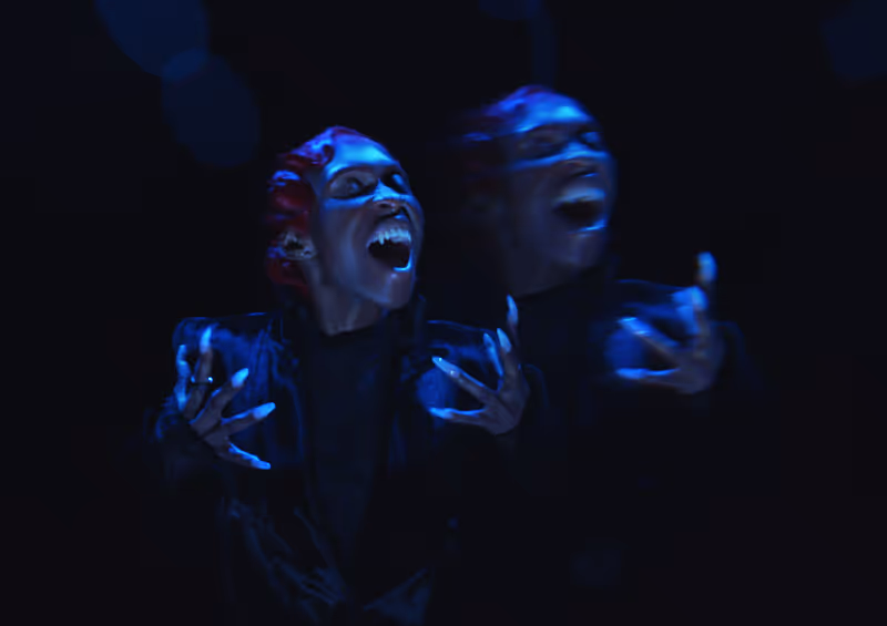 Photo: First Look at Cynthia Erivo in One-Woman DRACULA — photo 1 of 1
