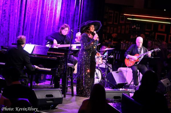 Photos: Wendy Moten Returns to Birdland — photo 9 of 19