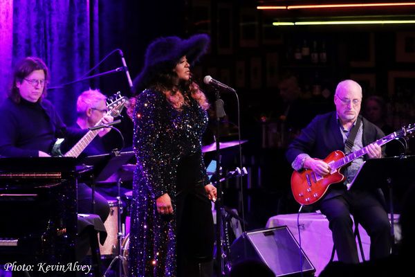Photos: Wendy Moten Returns to Birdland — photo 6 of 19